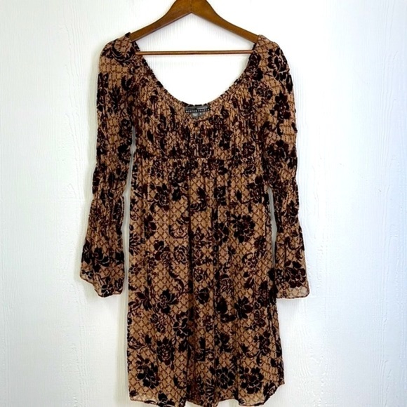 Muse Boston Proper - Cream Lace Flat Pattern With Velvet Flowers Ruched Dress 4 - Picture 8 of 13